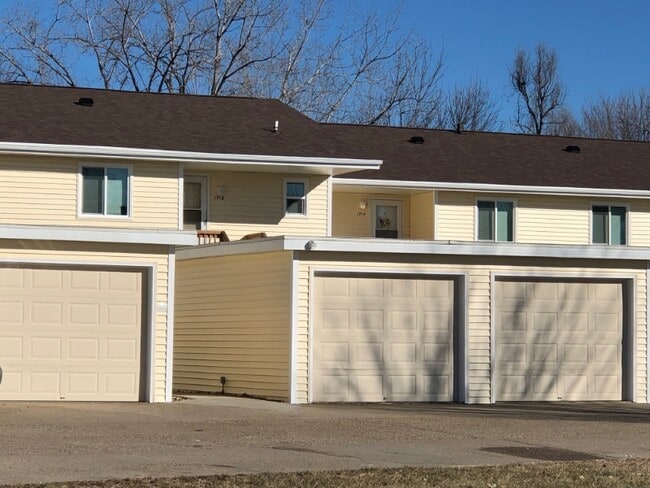 Photo - 1704 NW Pine Rd Condo
