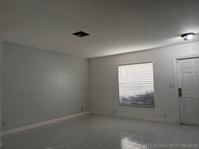 1905 SW 86th Ave