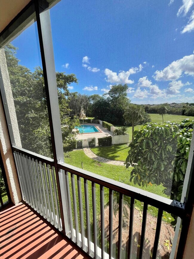 Photo - 5951 Wellesley Park Dr Unit 303