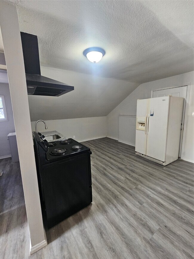 Photo - 1410 Lake Rd