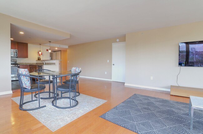 Photo - 700 Grove St Unit 4F