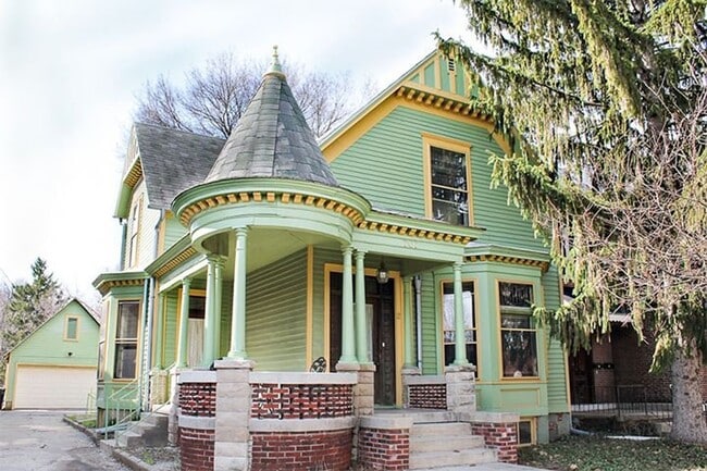 Building Photo - The Victorian Rental