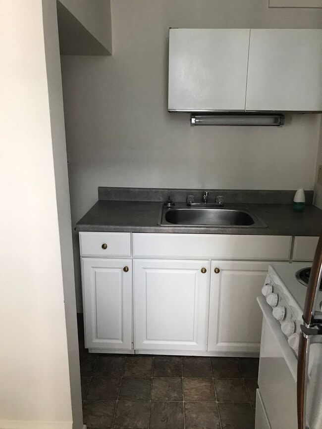 Photo - 254 W 9th St Unit #7 Studio