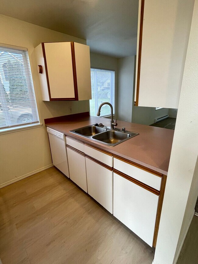 Photo - Spacious 2-Bedroom Lower-Level Unit in Con... Unit # 474