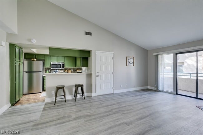 Photo - 930 N Sloan Ln Unit 202