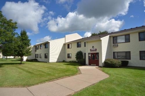 Crown Oak Estates - Crown Oak Estates Apartments