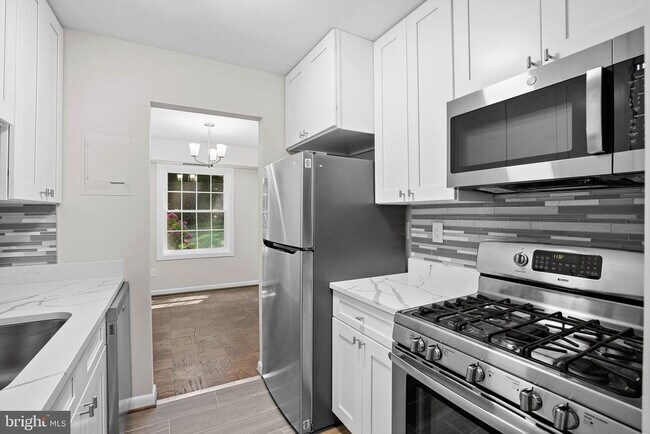 3915 Lyndhurst Dr Unit 3915 Lyndhurst Dr, #103