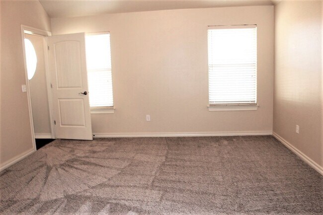 Photo - Gorgeous 4 Bed 2 Bath in Gated Community