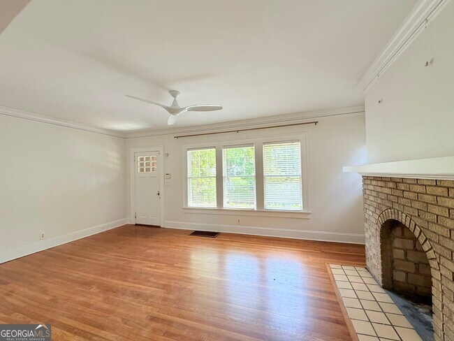 Photo - 557 Manford Rd SW