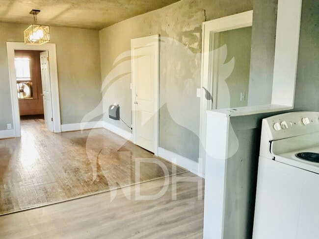 Photo - 211 S 7th St