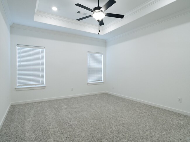 Photo - 441 Willow Dr