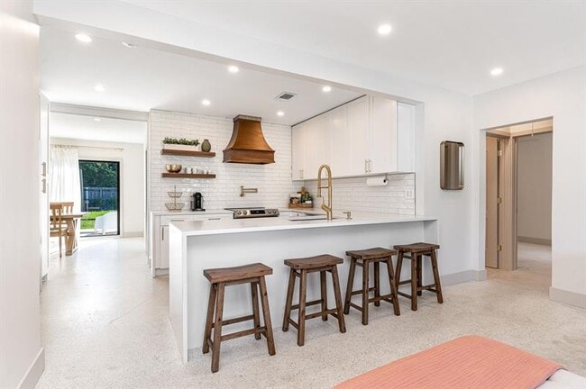 Photo - 1604 NE 16th Ave