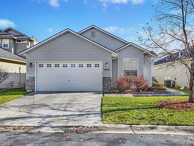 Building Photo - 3 bedroom 2 Bathroom home