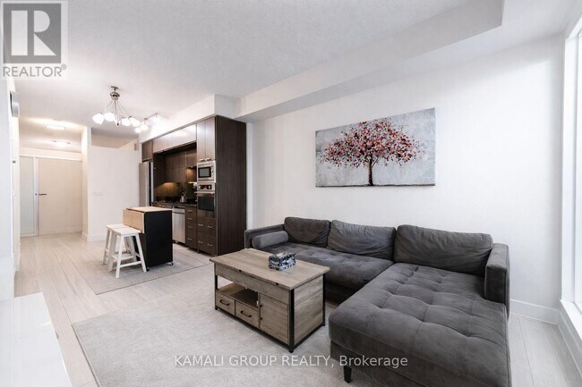 Photo - 120 Harrison Garden Blvd Unité 621