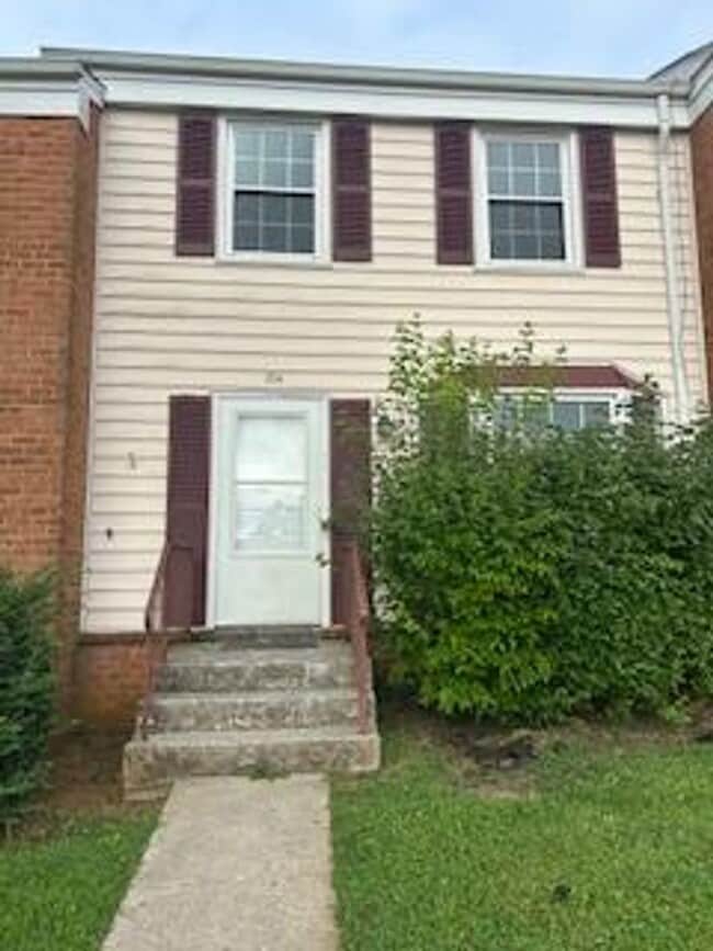 New Listing! - New Listing! Townhome