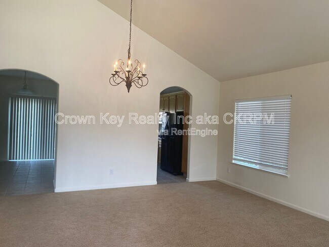Photo - 767 Bishop St