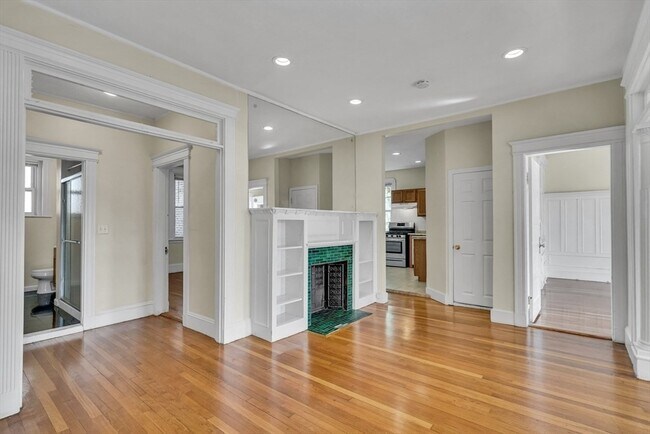Building Photo - 41 Orkney Rd Unit 2A