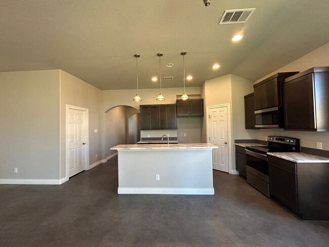 Photo - LOCATION! Walk to Torrey Park / Close to NB Downtown & Gruene / No Carpet / NBISD