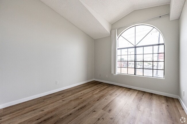 8350 Gardendale