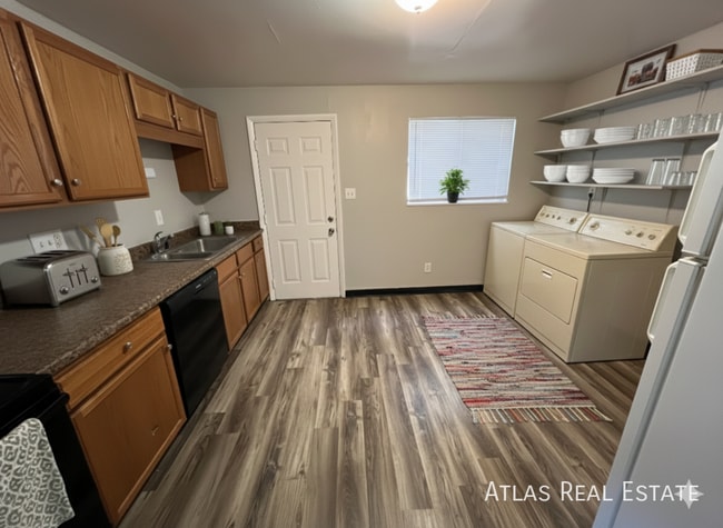 Photo - 2707 N Chestnut St Unit 1