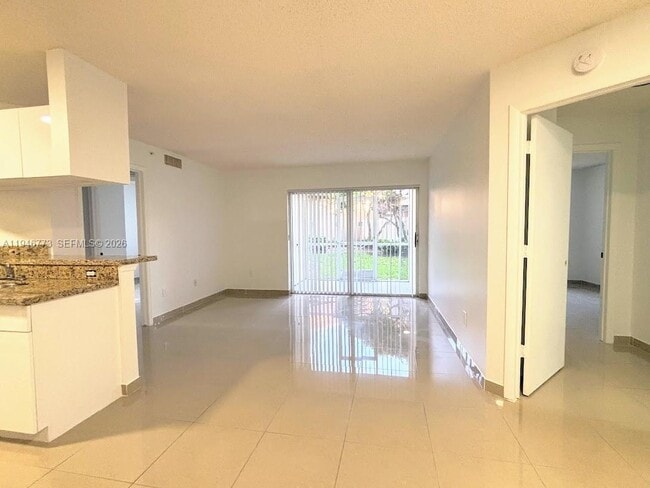 Photo - 420 S Park Rd Unit 2-103