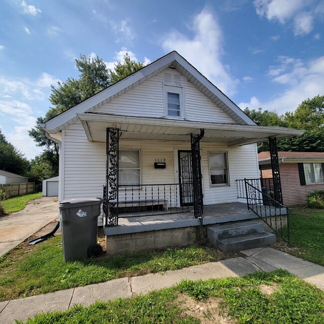 Building Photo - Garfield Park/South Indy 3BR House w/Garage!