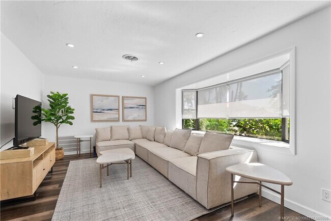 Photo - 1229 SW Dyer Point Rd