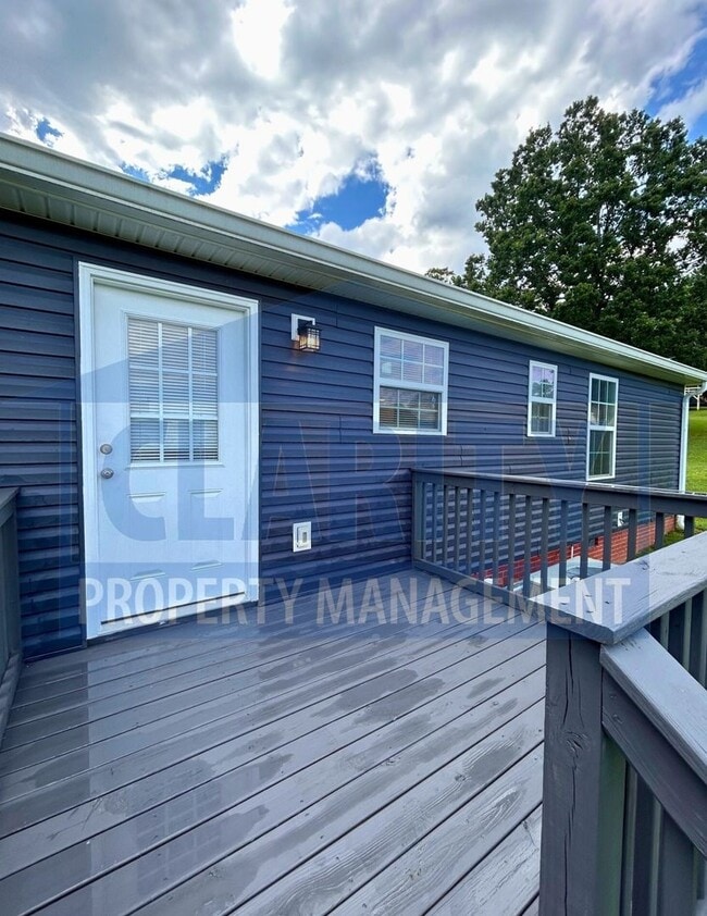 Photo - **1004 Whisperwood Trail NE