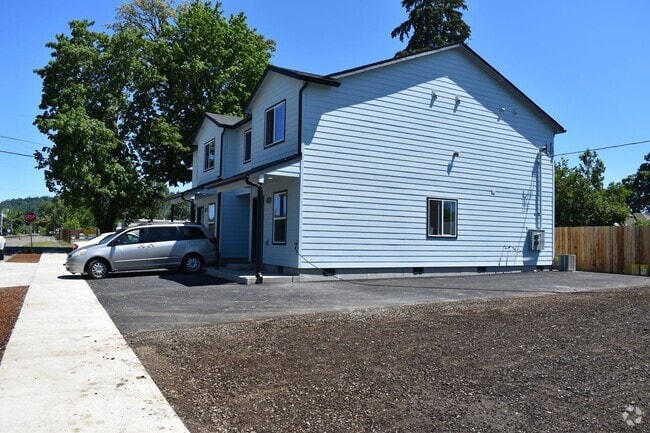 Building Photo - A St Townhomes Unit 110 A St.