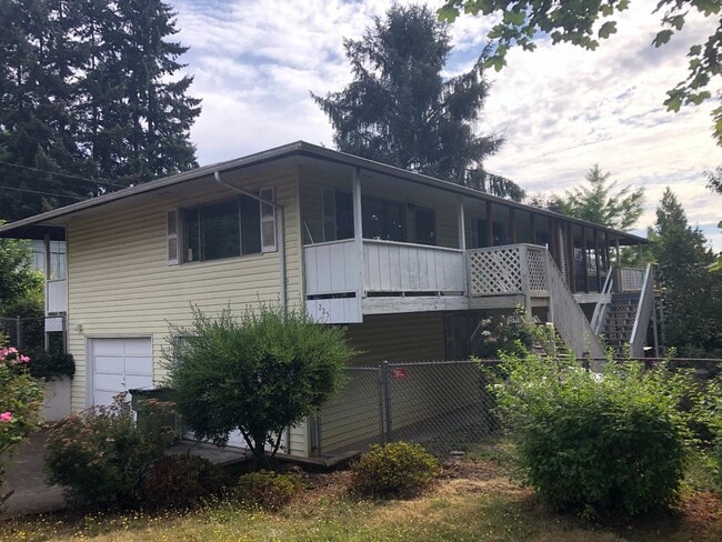 Building Photo - BIR225 Unit #3