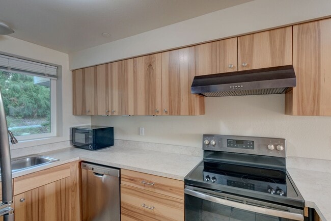 Photo - 2 bedroom/2 bathroom: Ground-Floor Condo with Partial Water View