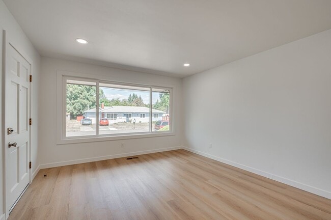 Photo - 626 NE 19th Ave