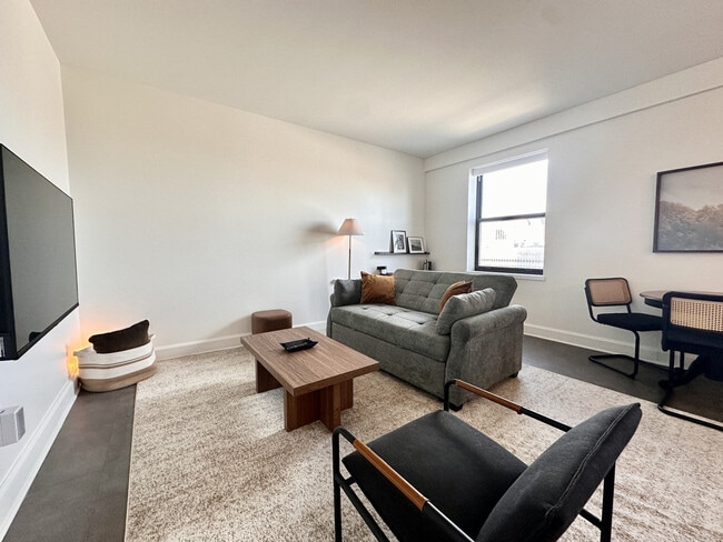 Photo - 758 N Broadway Unidad ID1379068P