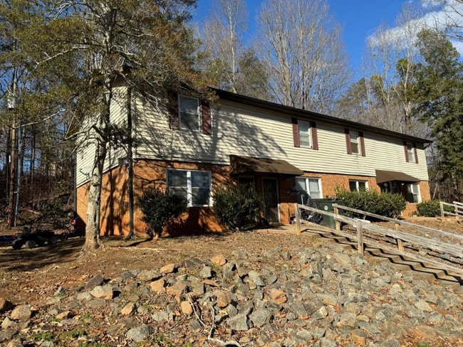 Building Photo - 147 Woodland Dr Rental