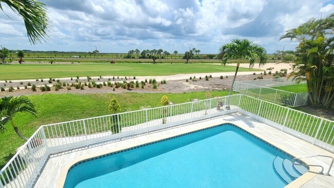 1851 Corsica Dr