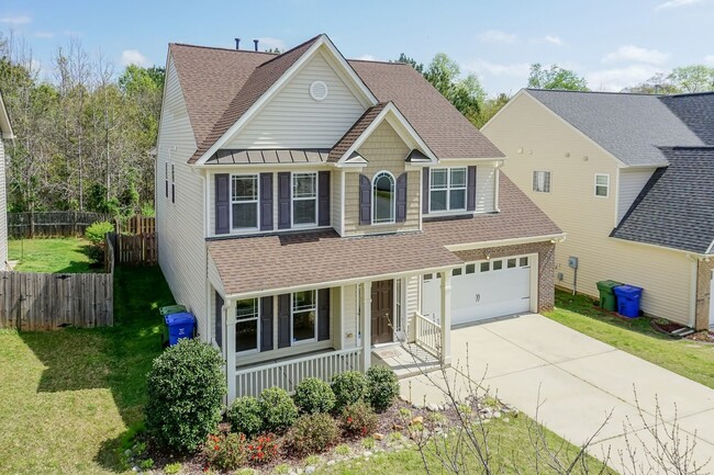 Photo - Lovely Large Family Home in Fuquay!