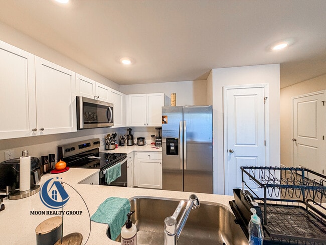 Photo - 119 Seymour Vlg Dr