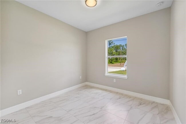 Building Photo - 1040 Milwaukee Blvd Rental