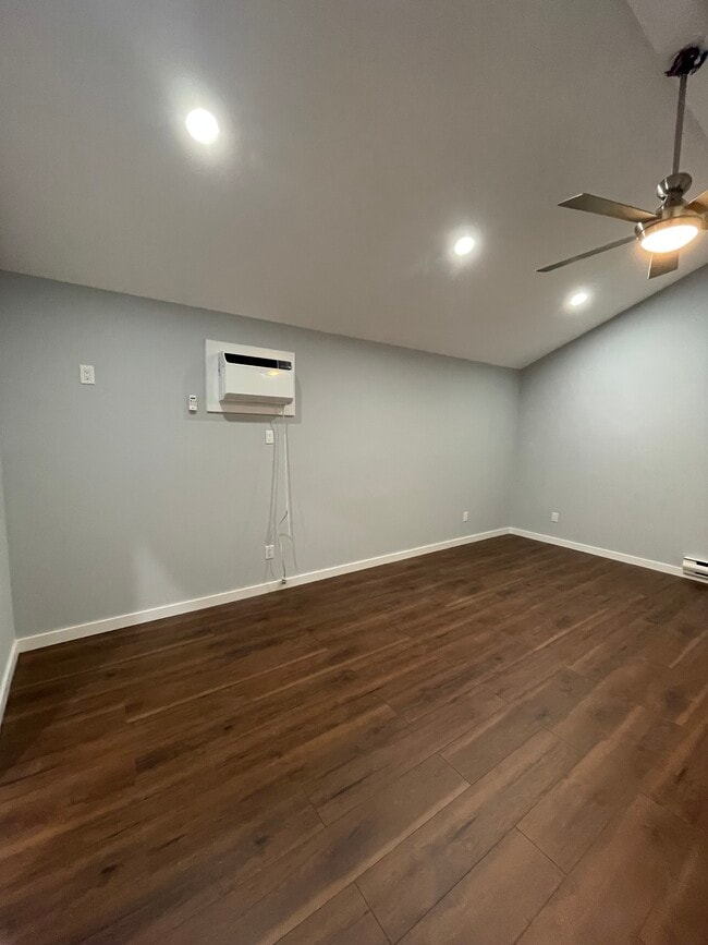 Photo - 66 Cedar Oaks Ave