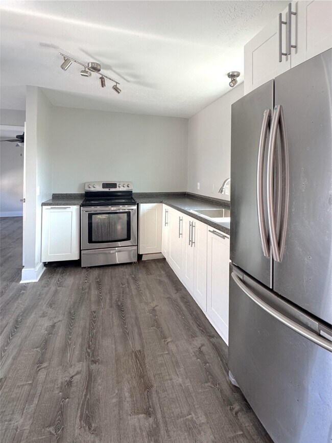 Photo - 6832 Avenue I