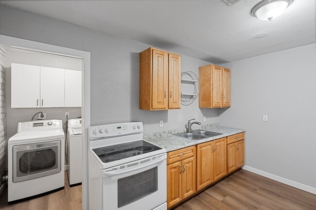 Building Photo - 1106 North 25th Pl