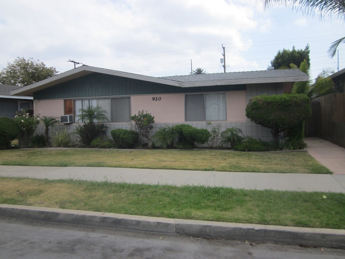920 - 920 Apartment Unit 3