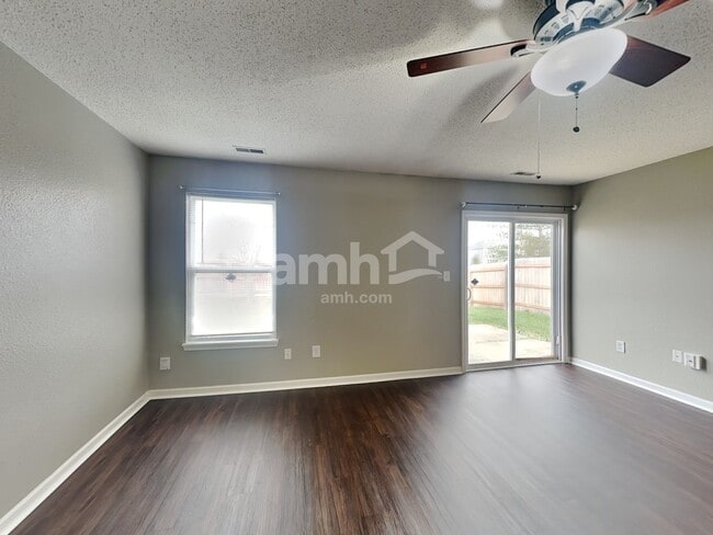 Photo - 15553 Outside Trl