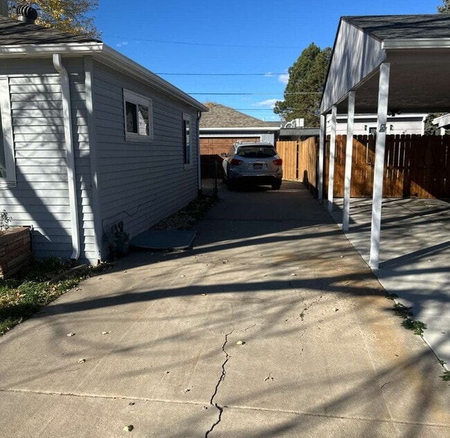 Photo - 1325 S Utica St