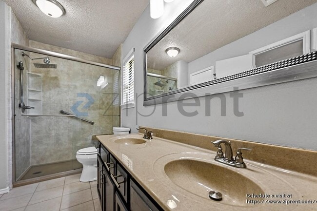 Photo - 2029 Oakglen Dr