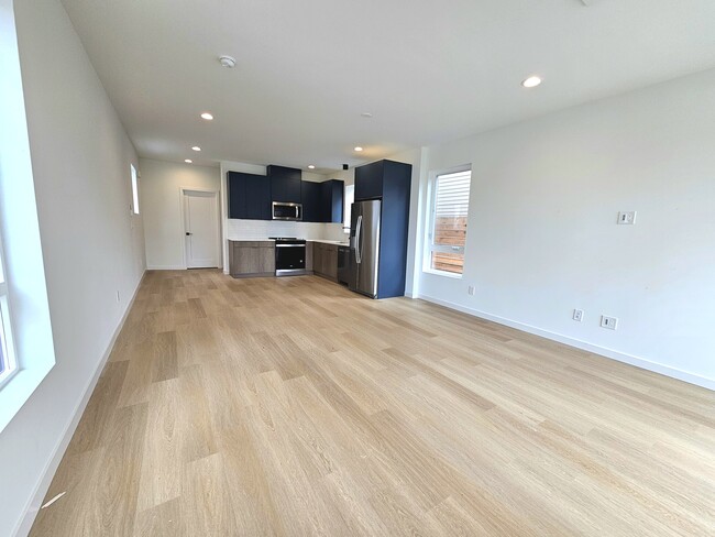 Photo - 920 16th Ave