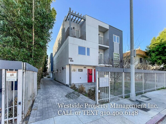 6546 1/2 La Mirada Ave.-