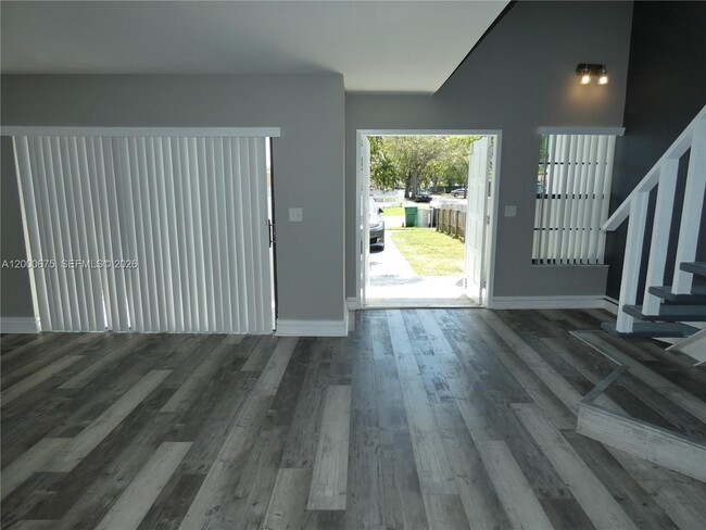 Photo - 14212 NE 4th Ave