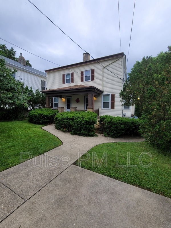 816 Montague Rd Unit U2 Left Side