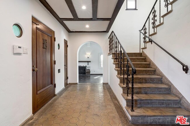 Photo - 1304 San Vicente Blvd